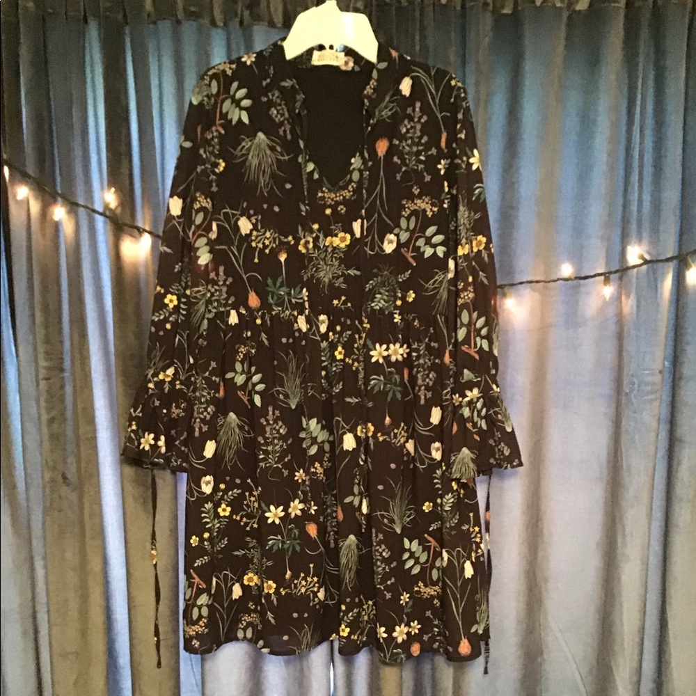 Molly Braken Floral Mini Dress